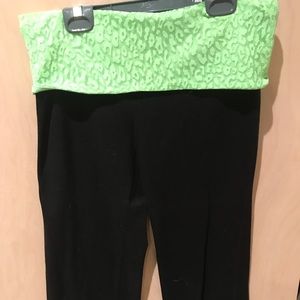 Short Green, kids yoga pants.